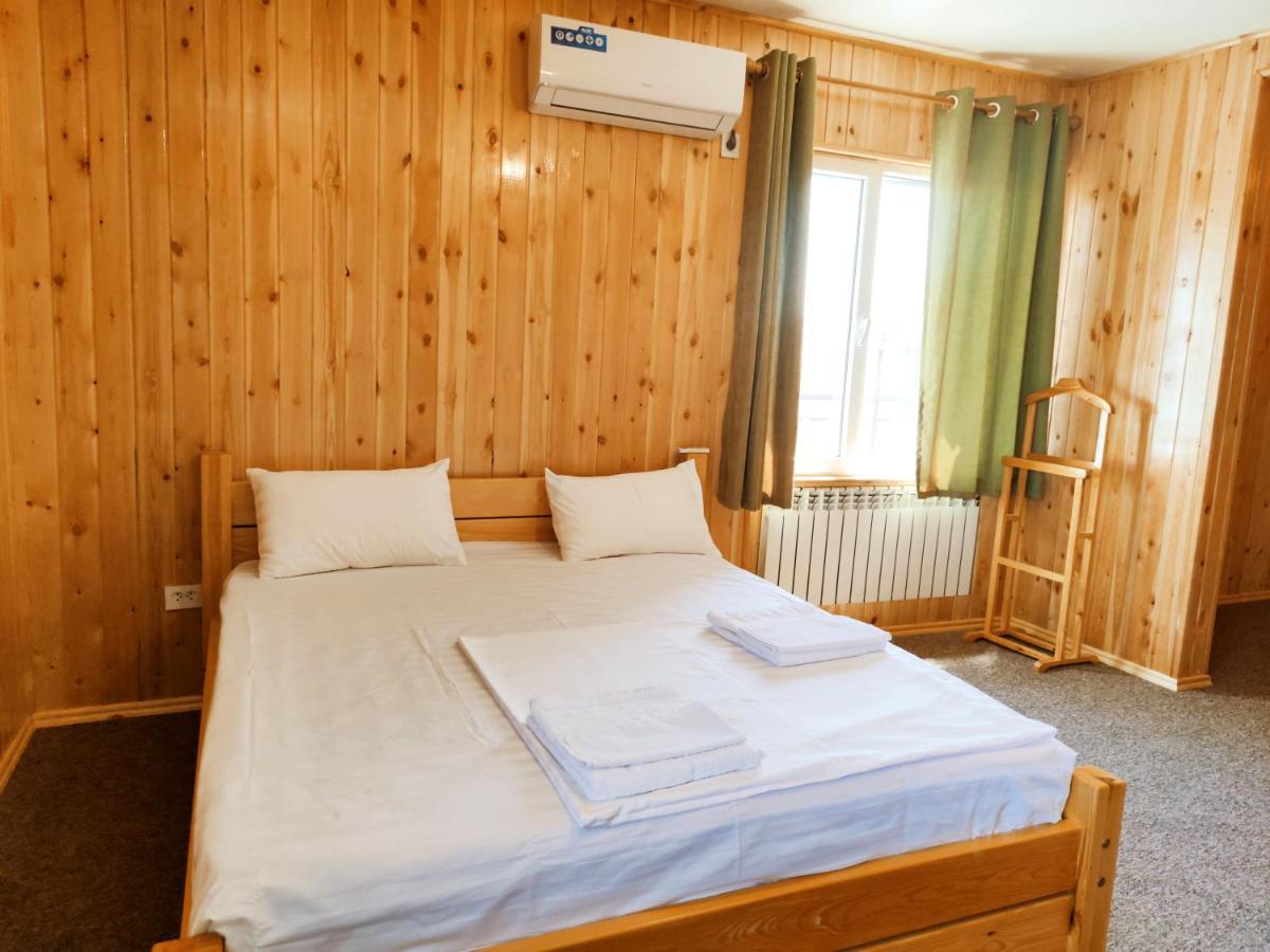 Silkroad Guesthouse Bisjkek Buitenkant foto