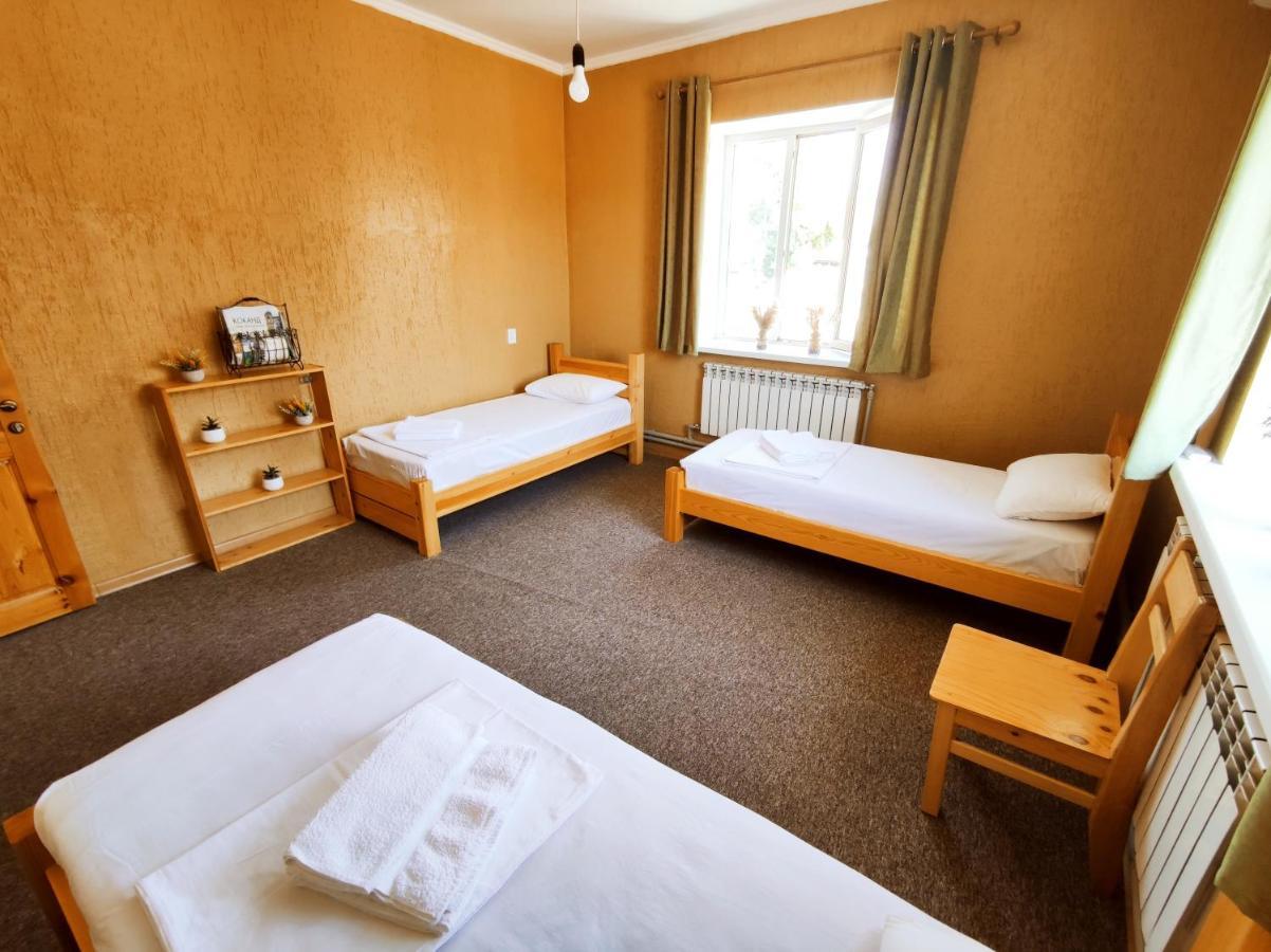Silkroad Guesthouse Bisjkek Buitenkant foto