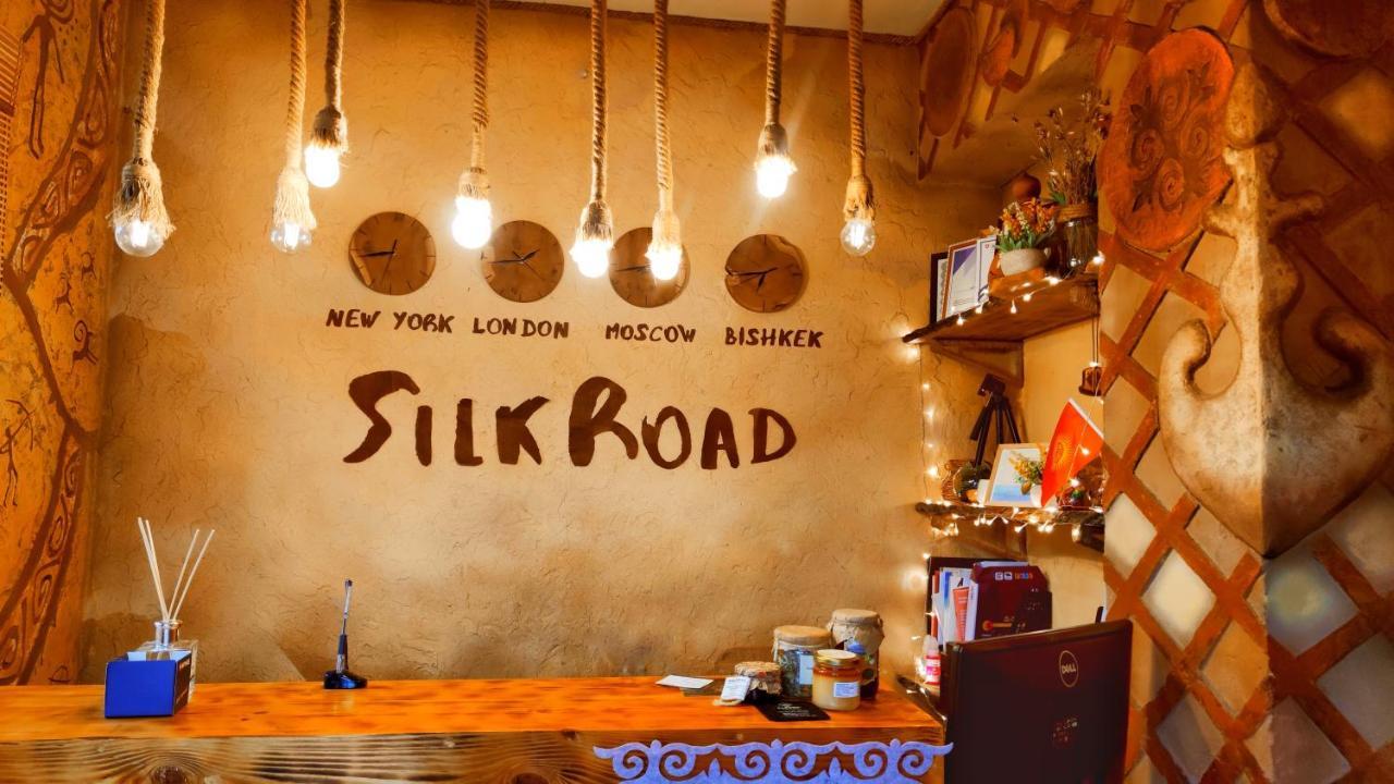 Silkroad Guesthouse Bisjkek Buitenkant foto