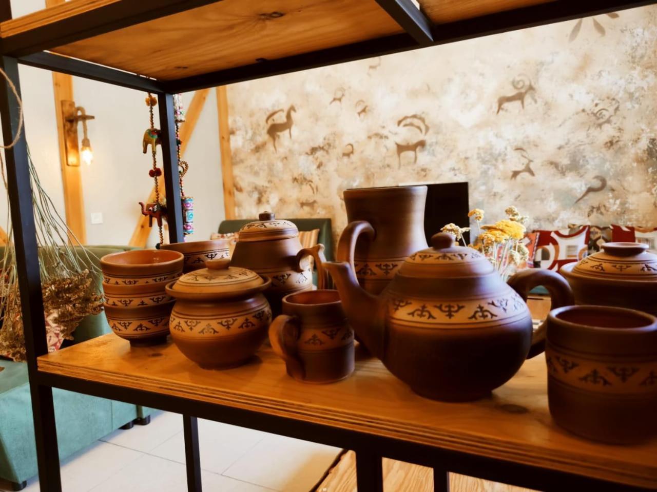 Silkroad Guesthouse Bisjkek Buitenkant foto